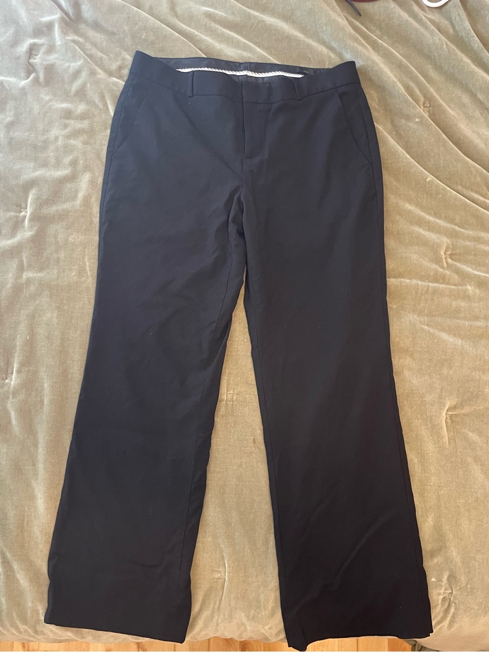Banana Republic Women’s Black Dress Pants (Logan) Size 8